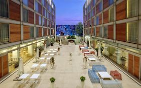 Doubletree By Hilton Milan Hotel 4* Italy